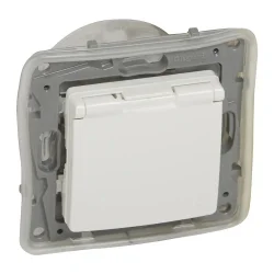 764548 - NILOÉ ZÁSUVKA 2P+T IP 44 BIELA
