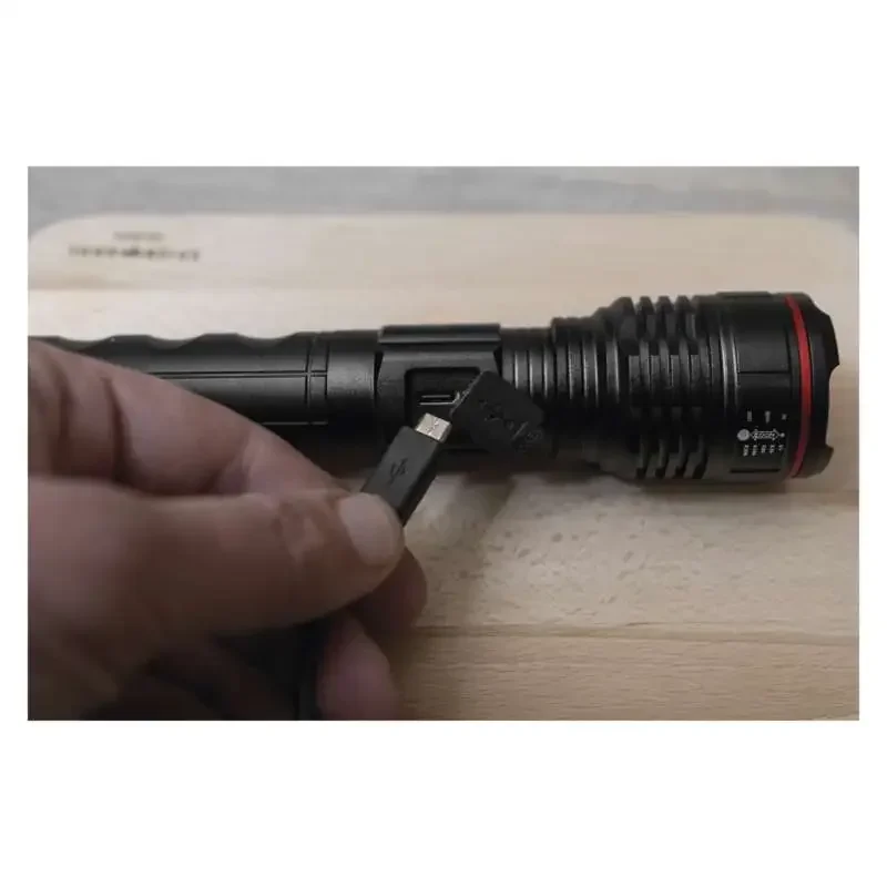 LED NABÍJACIA LAMPIČKA METAL 600 lm-2 000 mAh - 1440011500