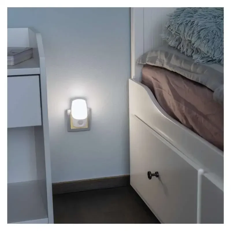 Nočné svetlo LED P3318 so senzorom pohybu do zásuvky - 1456000150