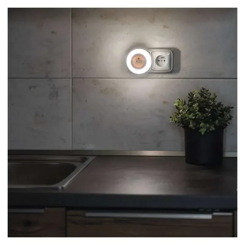 Nočné svetlo LED P3320 s fotosenzorom do zásuvky - 1456000170
