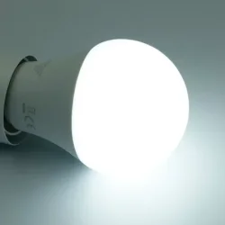 ZLS532W - LED žiarovka WIFI 9W - A60 / E27 / CCT + RGB - ZLS532W